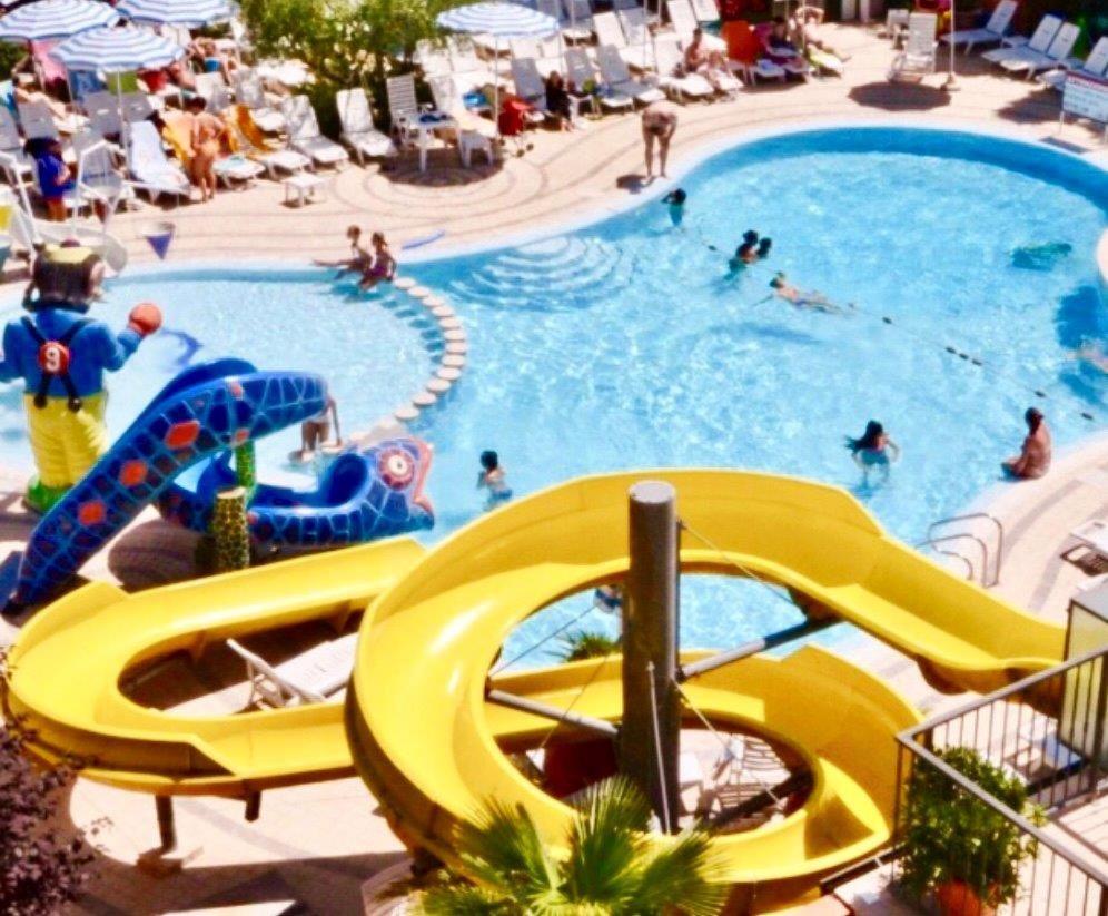 Hotel Azzurra Di Gobbi Gestioni Srl